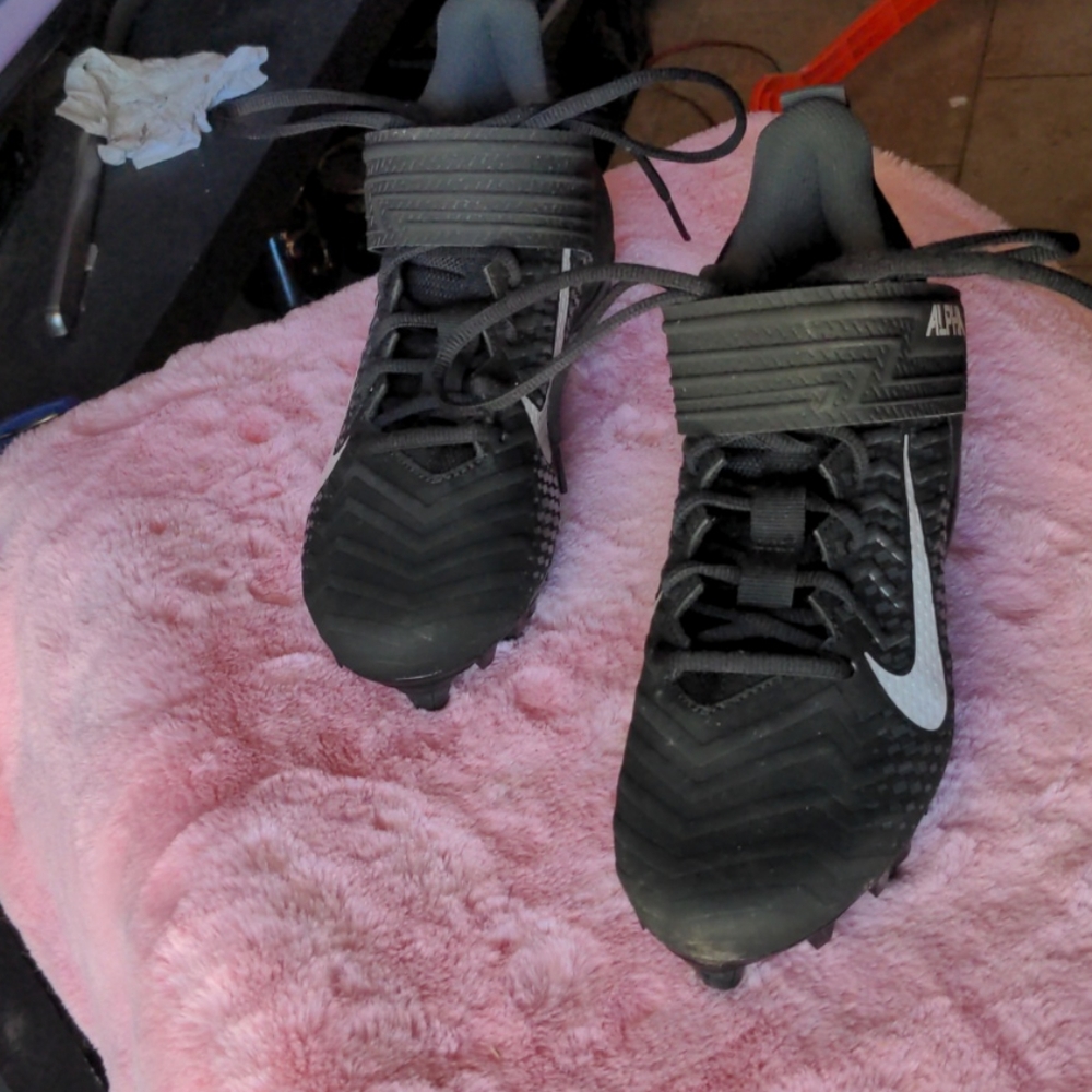 Cleats - Picture 2 of 4
